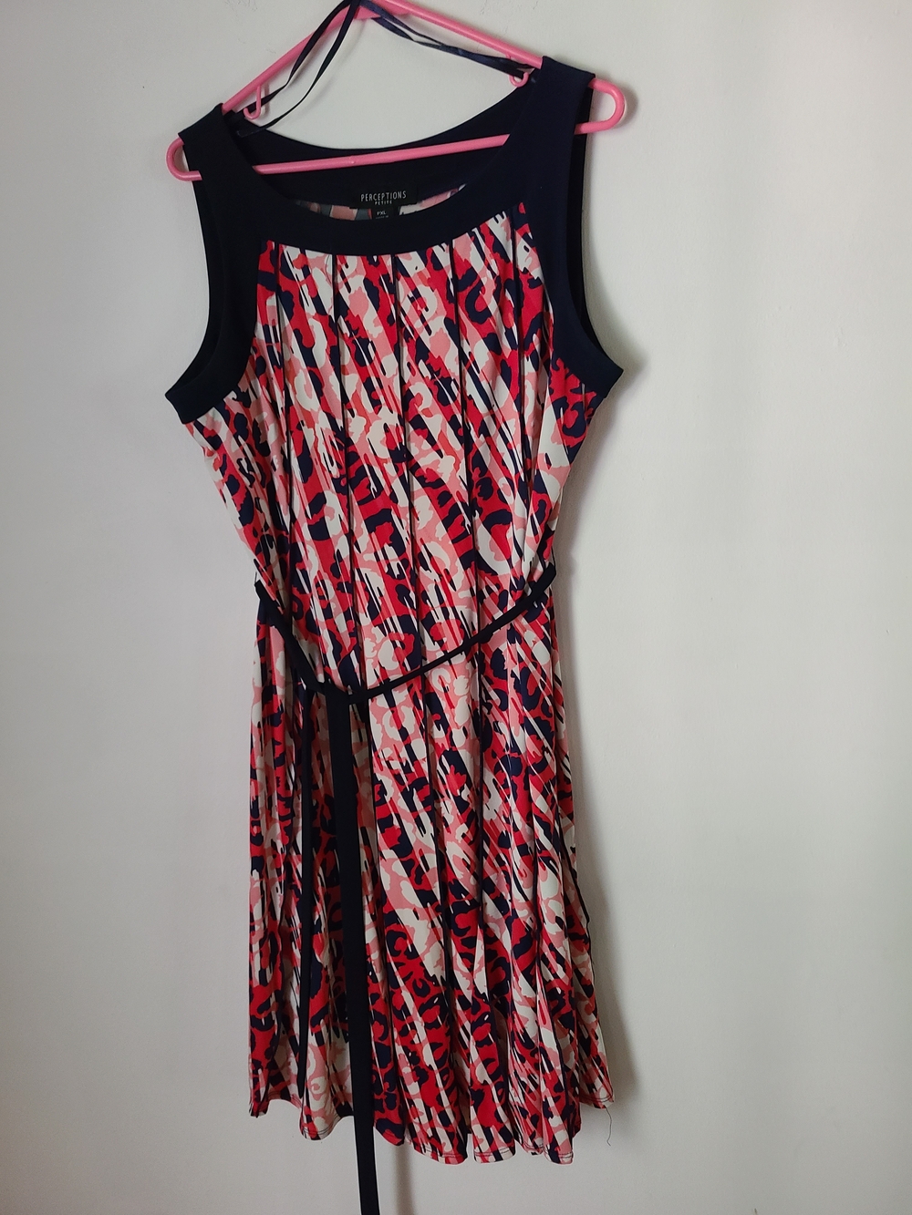 Perceptions Sleeveless Pleated Midi Dress in Navy, Pink & White